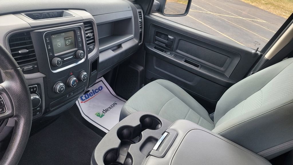 2017 RAM 1500 Express Quad Cab 4x4 6'4" Box