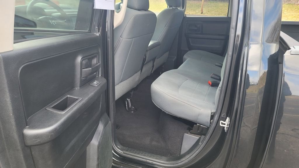 2017 RAM 1500 Express Quad Cab 4x4 6'4" Box