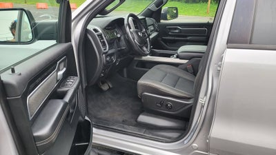 2020 RAM 1500 Big Horn Crew Cab 4x4 6'4" Box