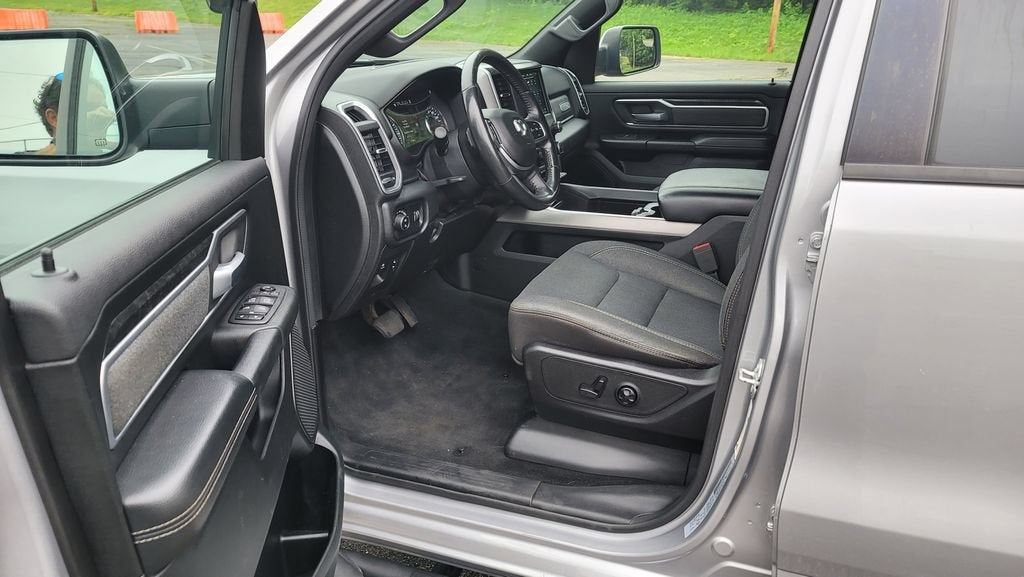 2020 RAM 1500 Big Horn Crew Cab 4x4 6'4" Box