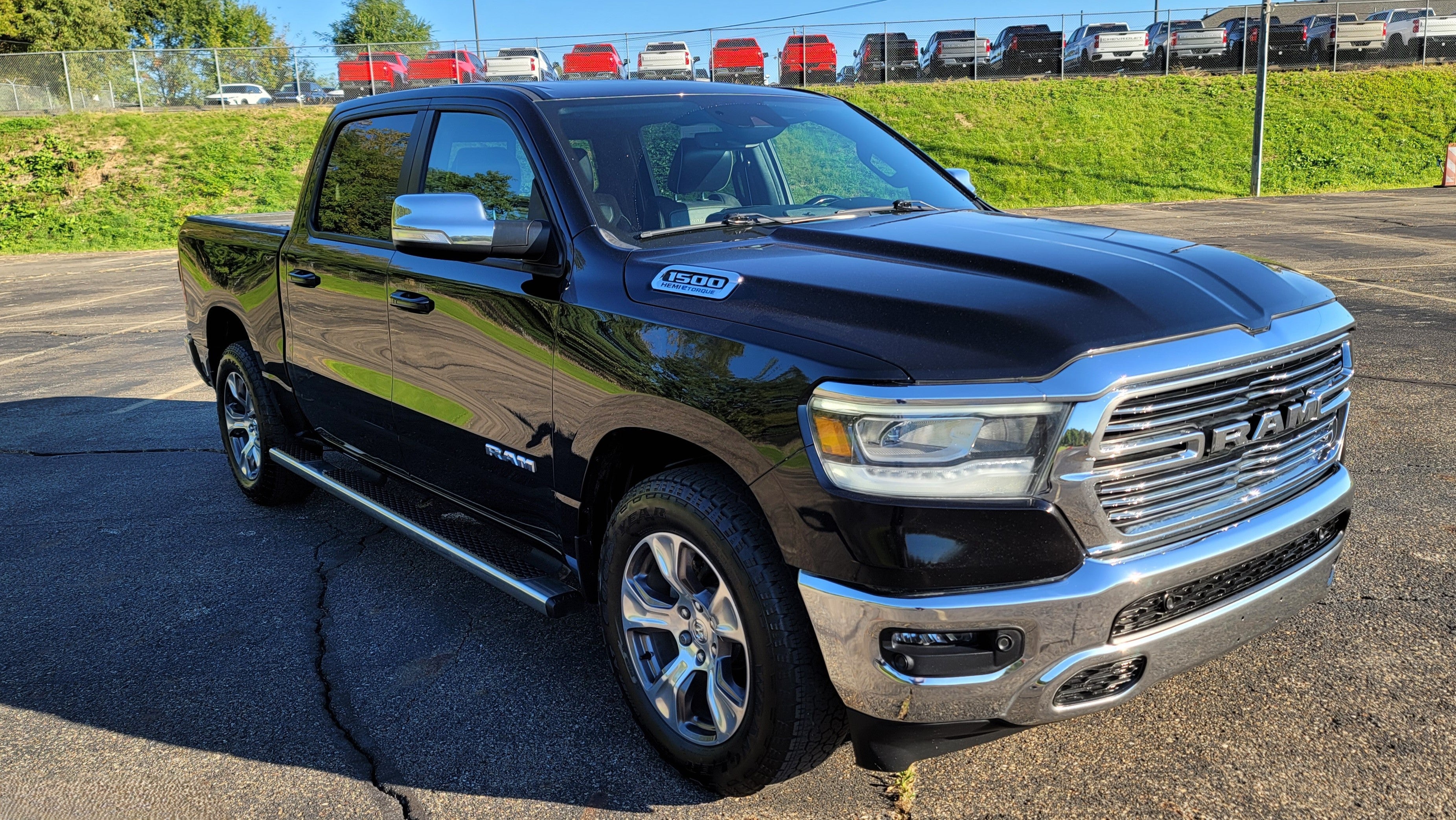 2023 RAM 1500 Laramie Crew Cab 4x4 5'7" Box