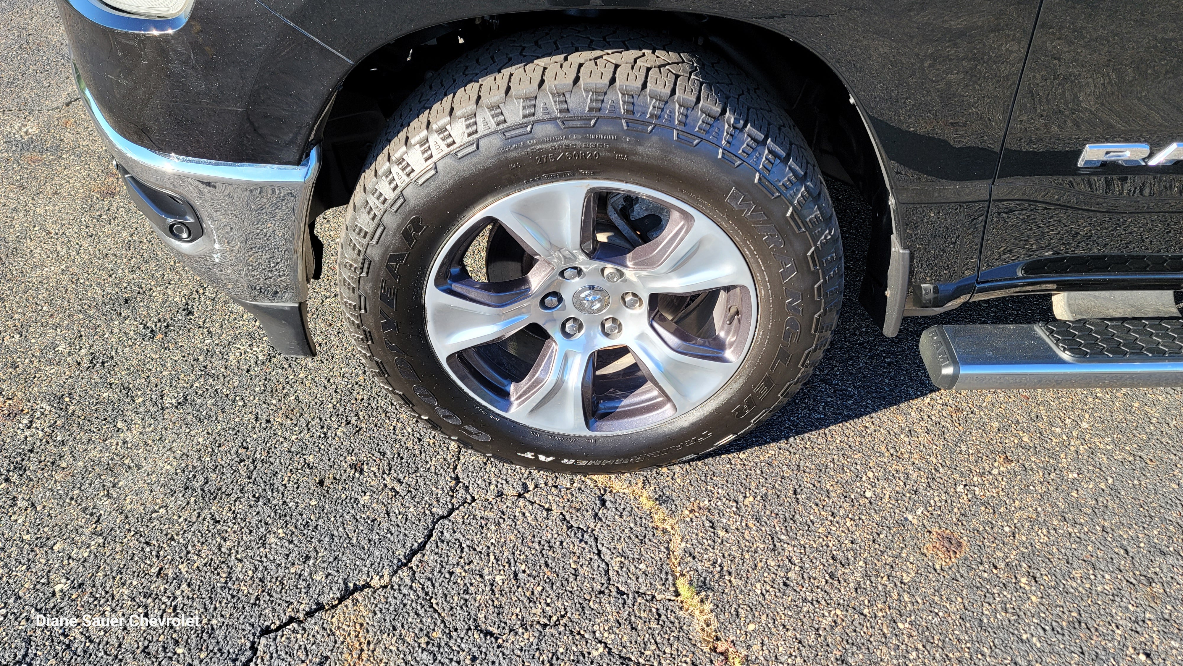 2023 RAM 1500 Laramie Crew Cab 4x4 5'7" Box