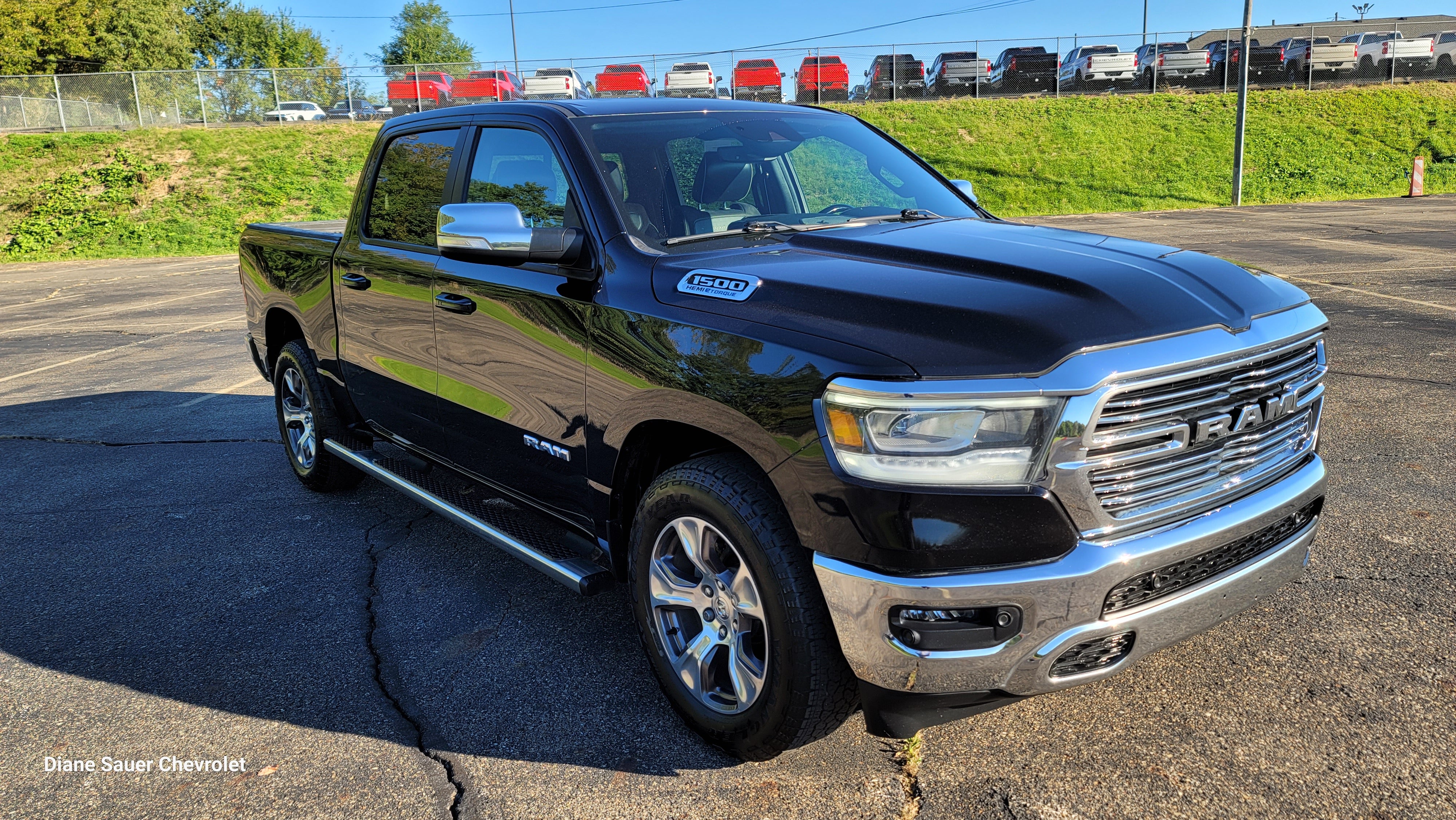 2023 RAM 1500 Laramie Crew Cab 4x4 5'7" Box