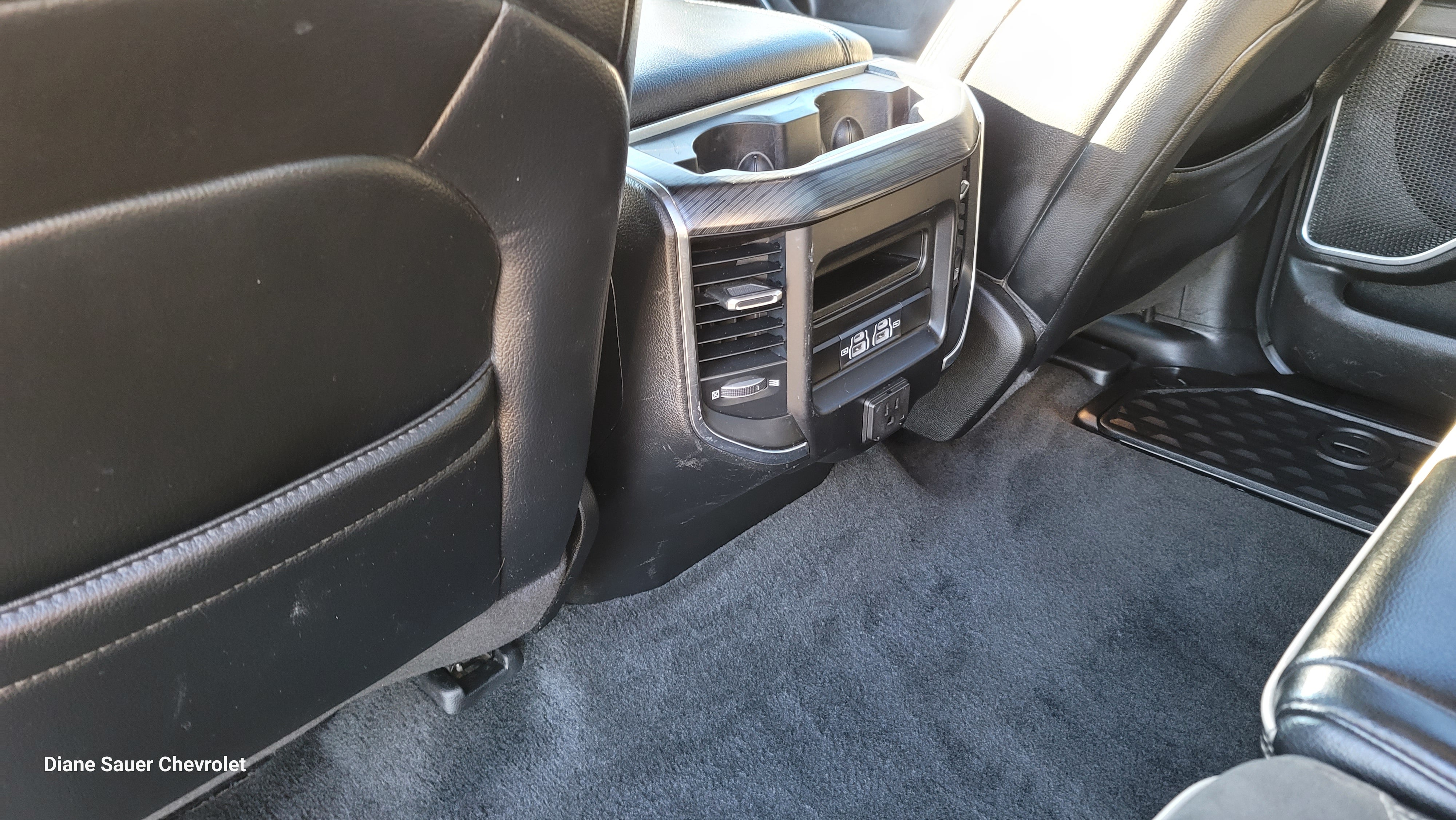 2023 RAM 1500 Laramie Crew Cab 4x4 5'7" Box