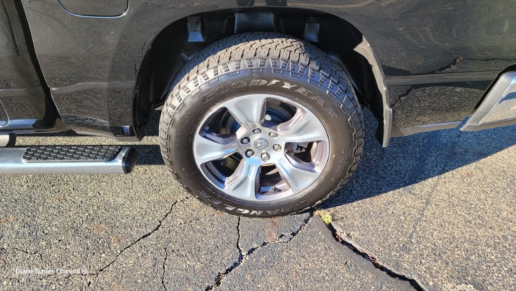 2023 RAM 1500 Laramie Crew Cab 4x4 5'7" Box