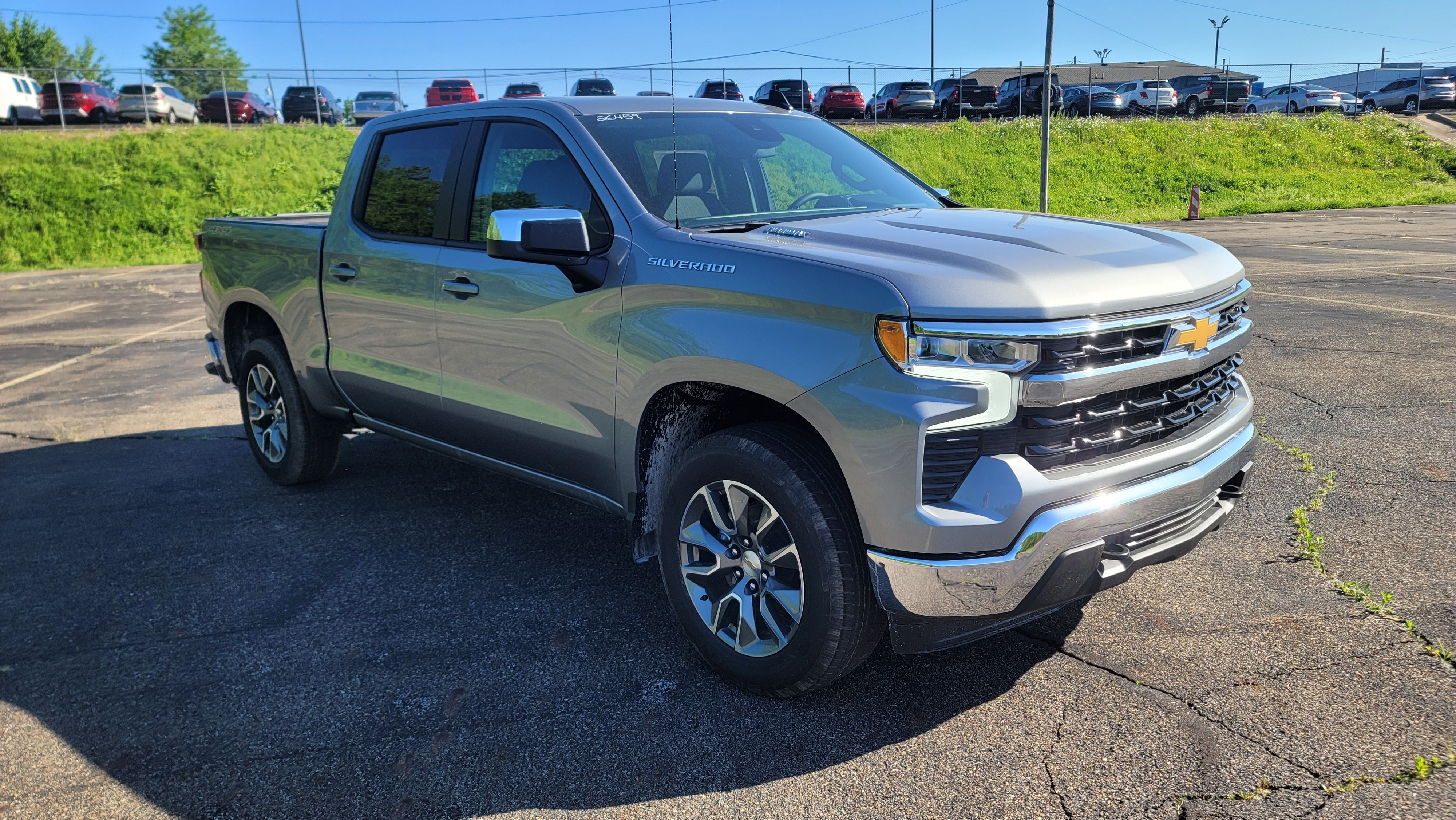 2026 Chevrolet Silverado 1500 LT (2FL)