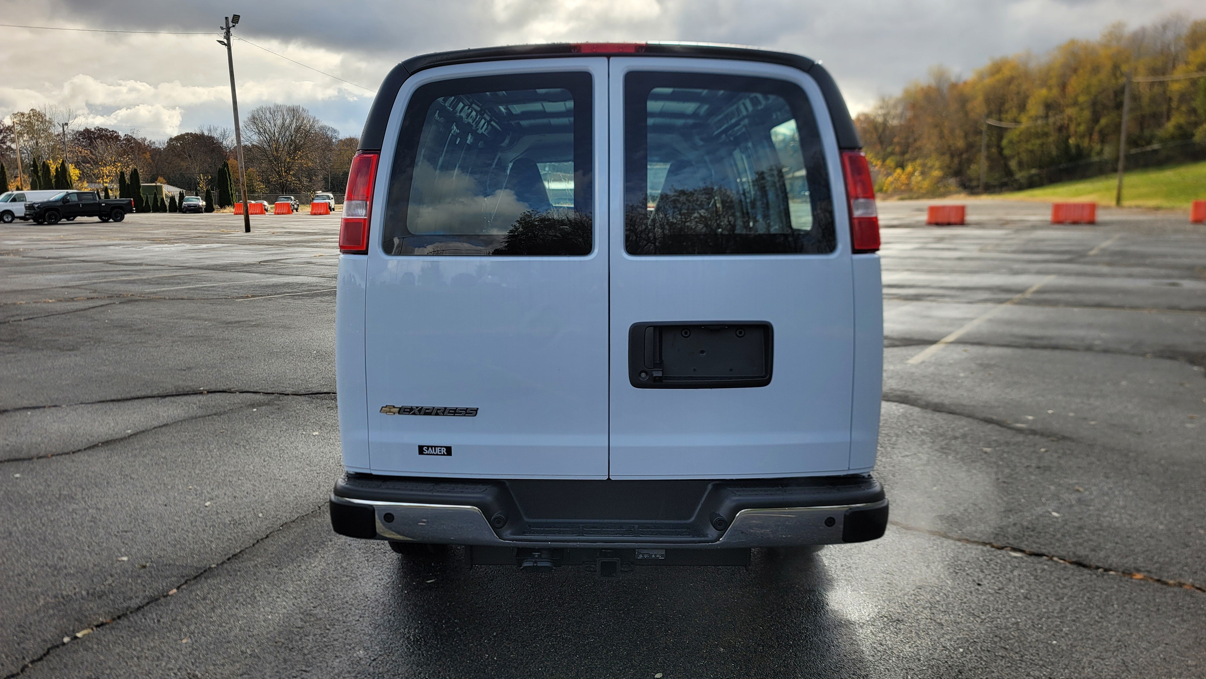 2025 Chevrolet Express Cargo 2500 WT