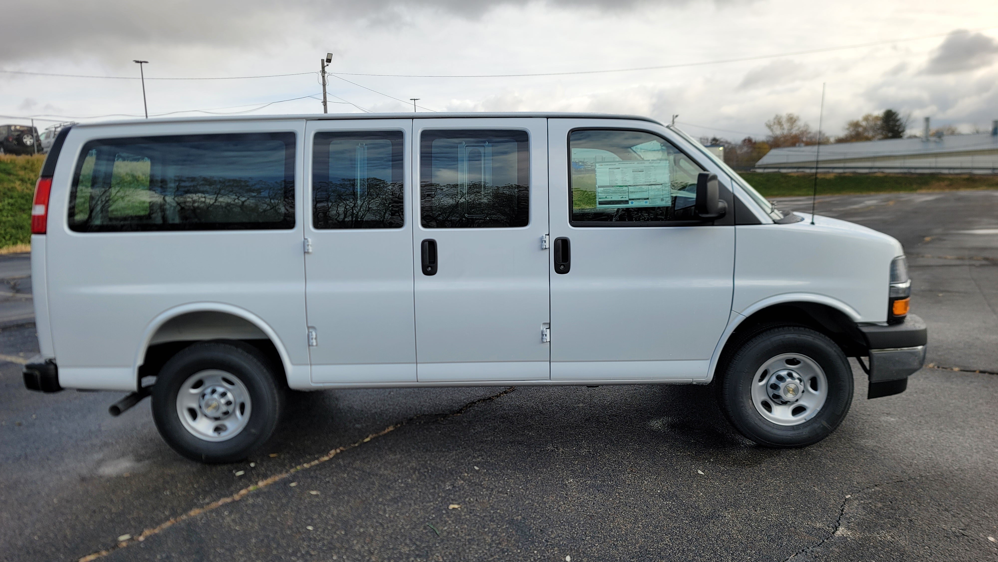 2025 Chevrolet Express Cargo 2500 WT