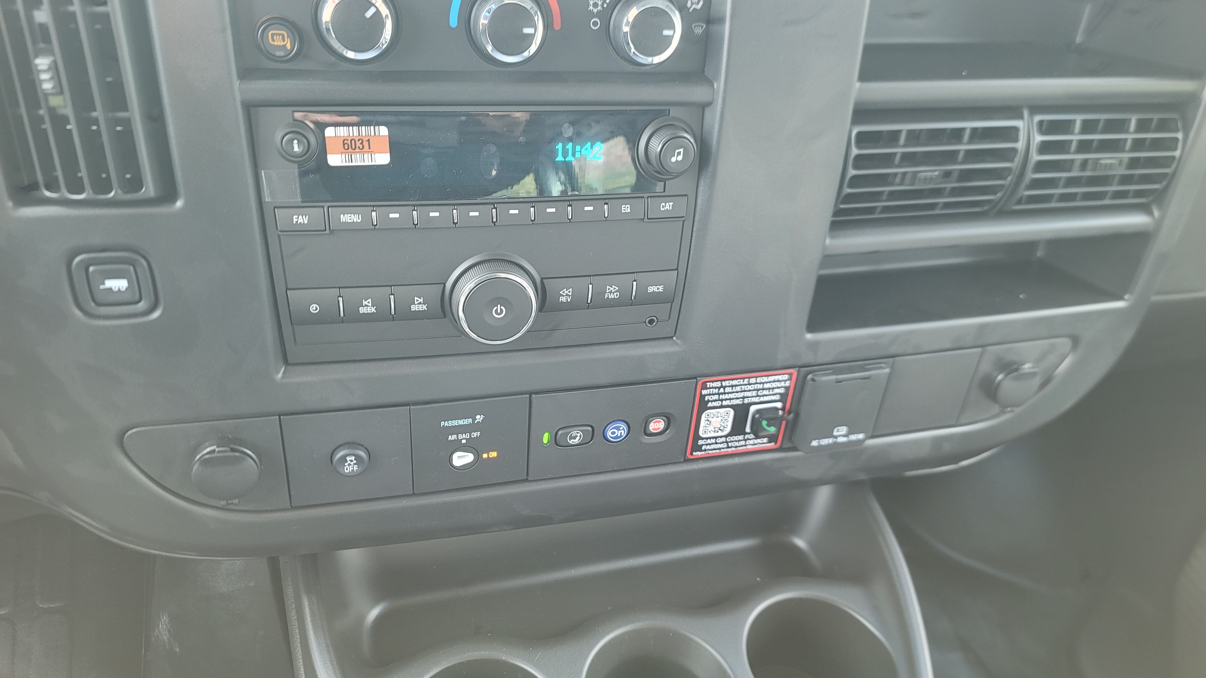 2025 Chevrolet Express Cargo 2500 WT