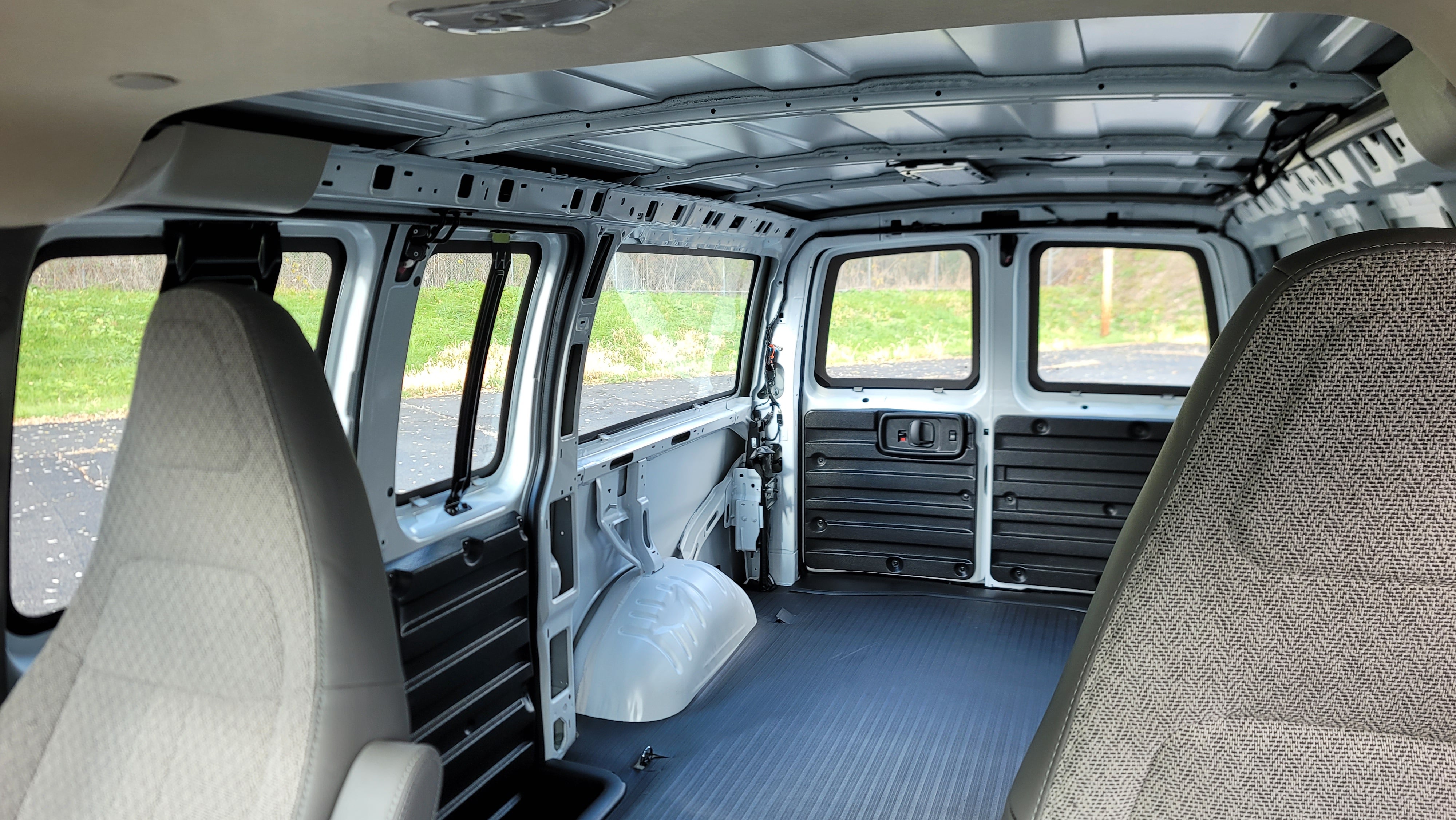 2025 Chevrolet Express Cargo 2500 WT