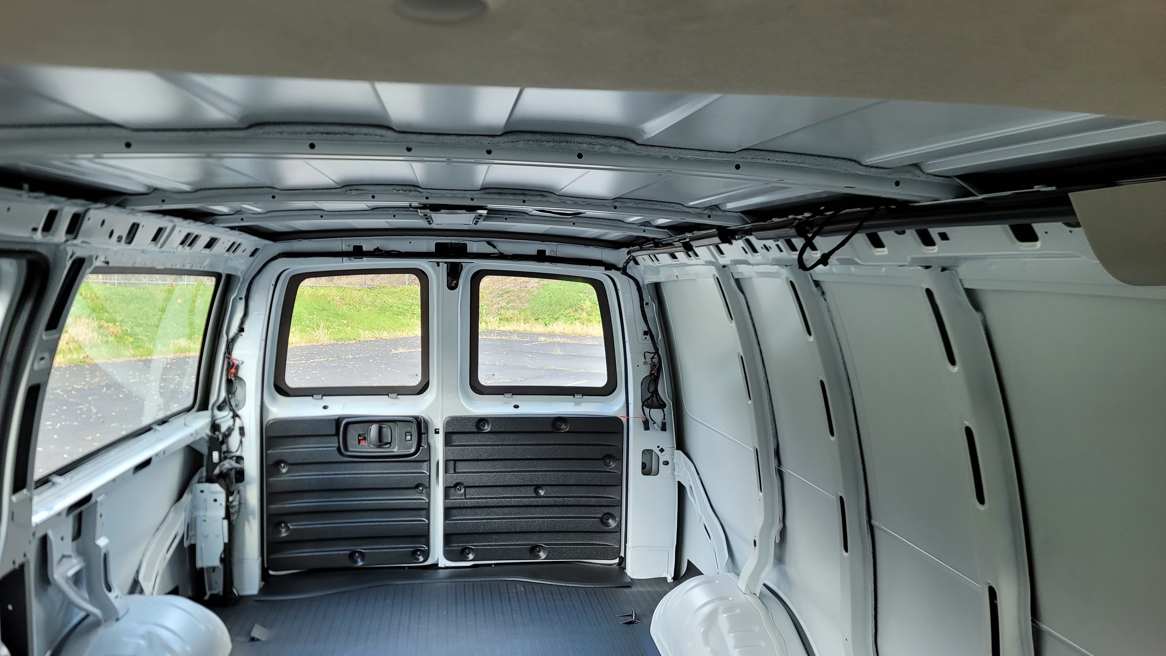 2025 Chevrolet Express Cargo 2500 WT