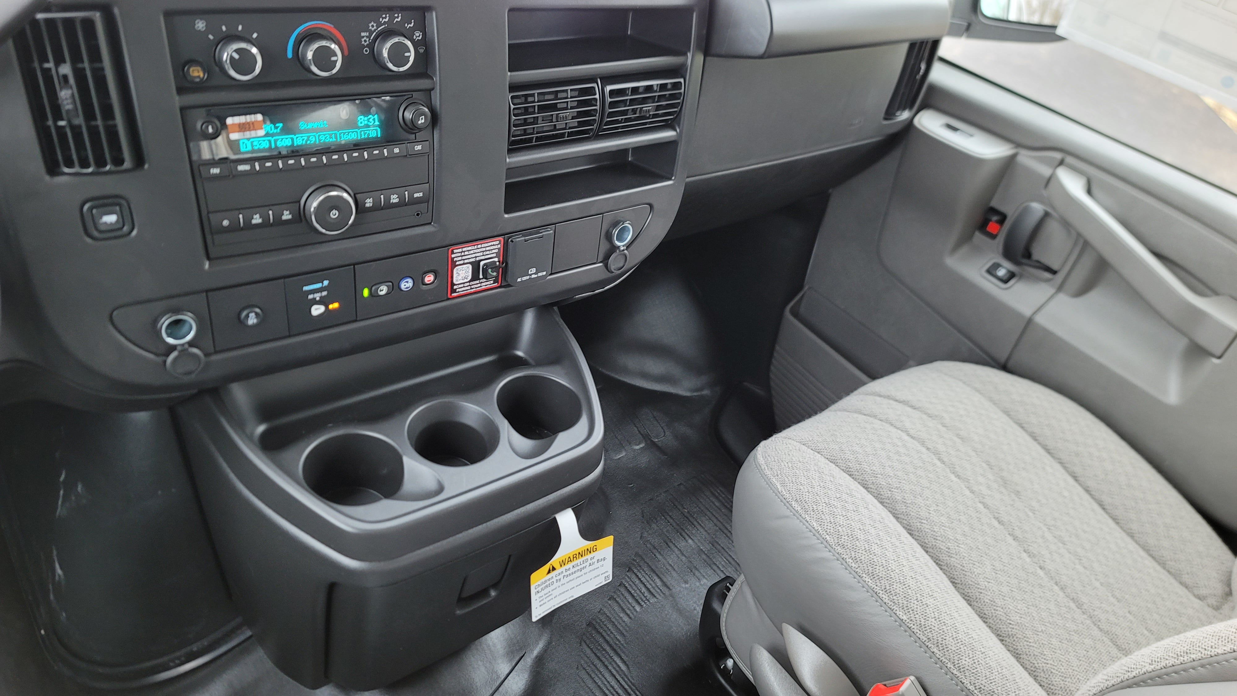 2025 Chevrolet Express Cargo WT