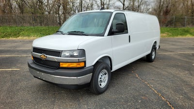 2025 Chevrolet Express Cargo WT