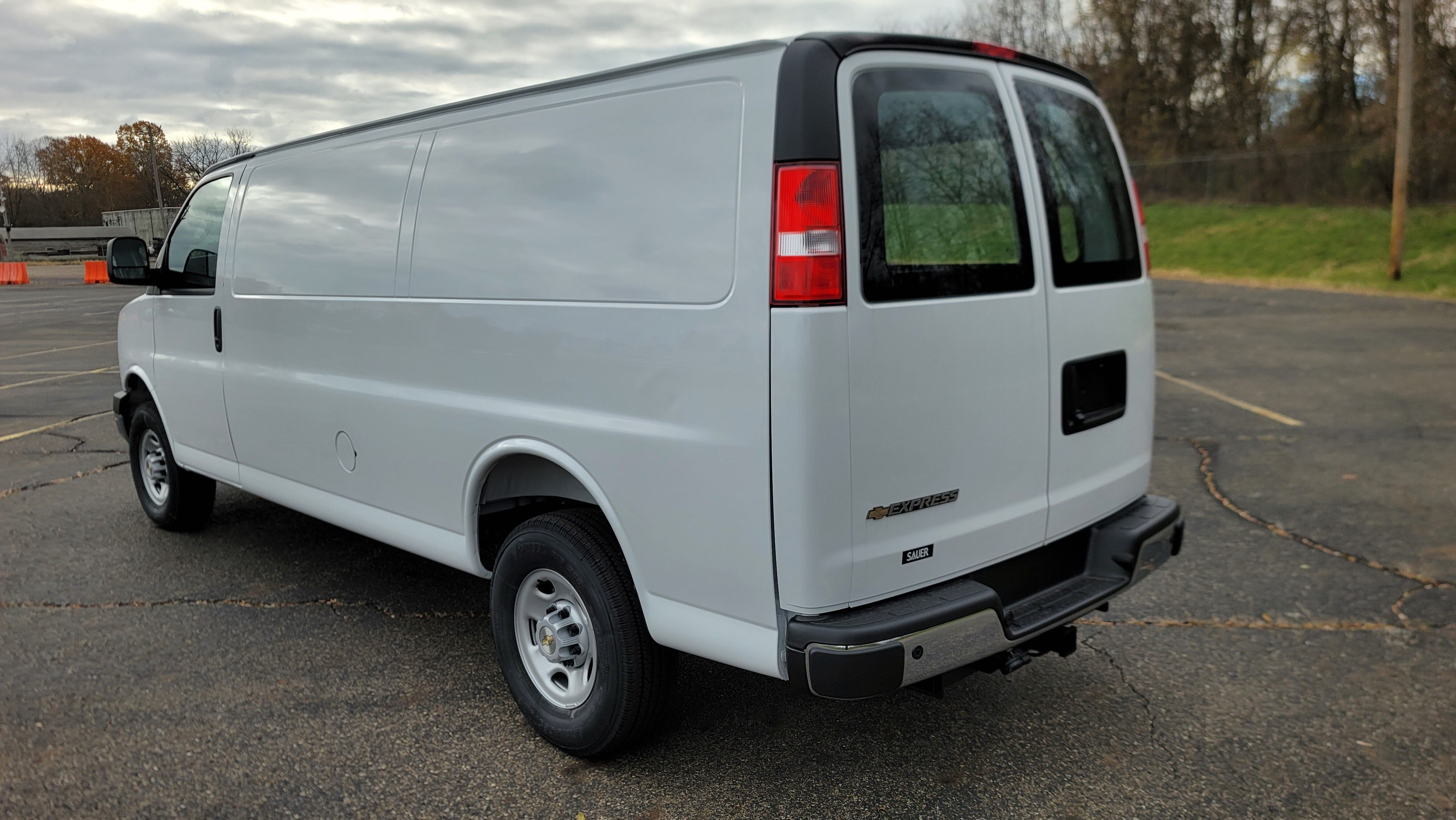 2025 Chevrolet Express Cargo WT