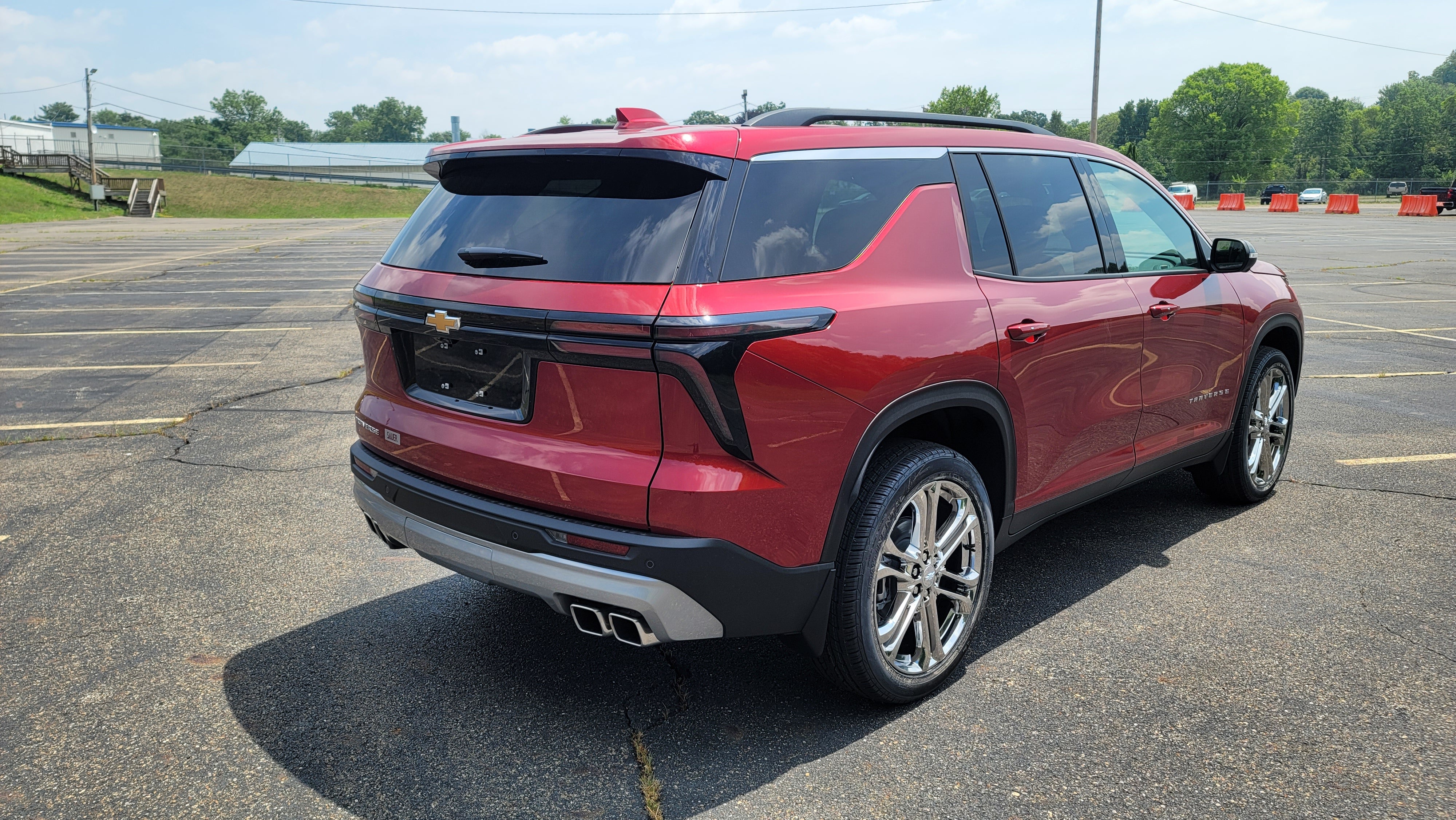 2025 Chevrolet Traverse LT