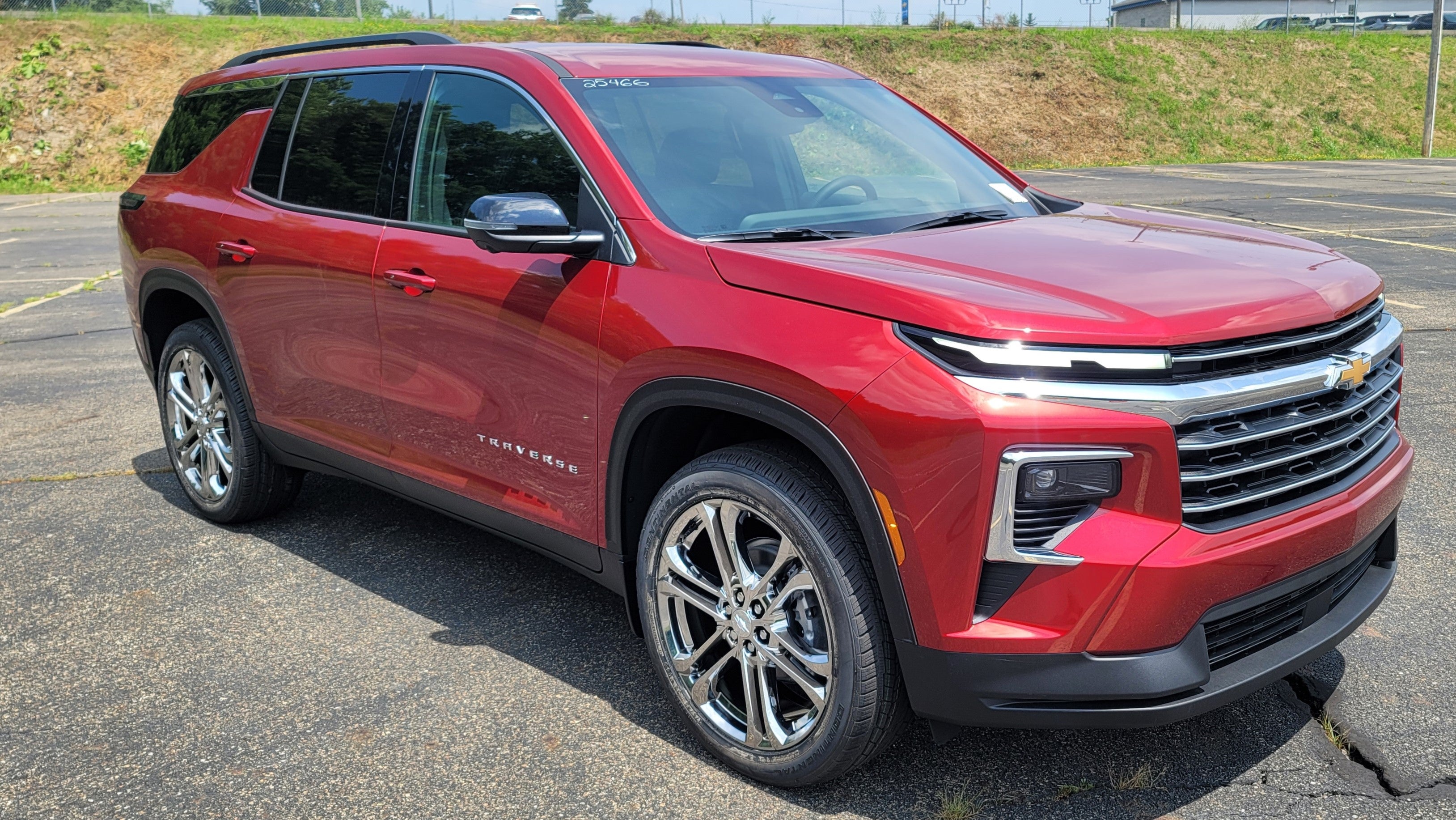 2025 Chevrolet Traverse LT