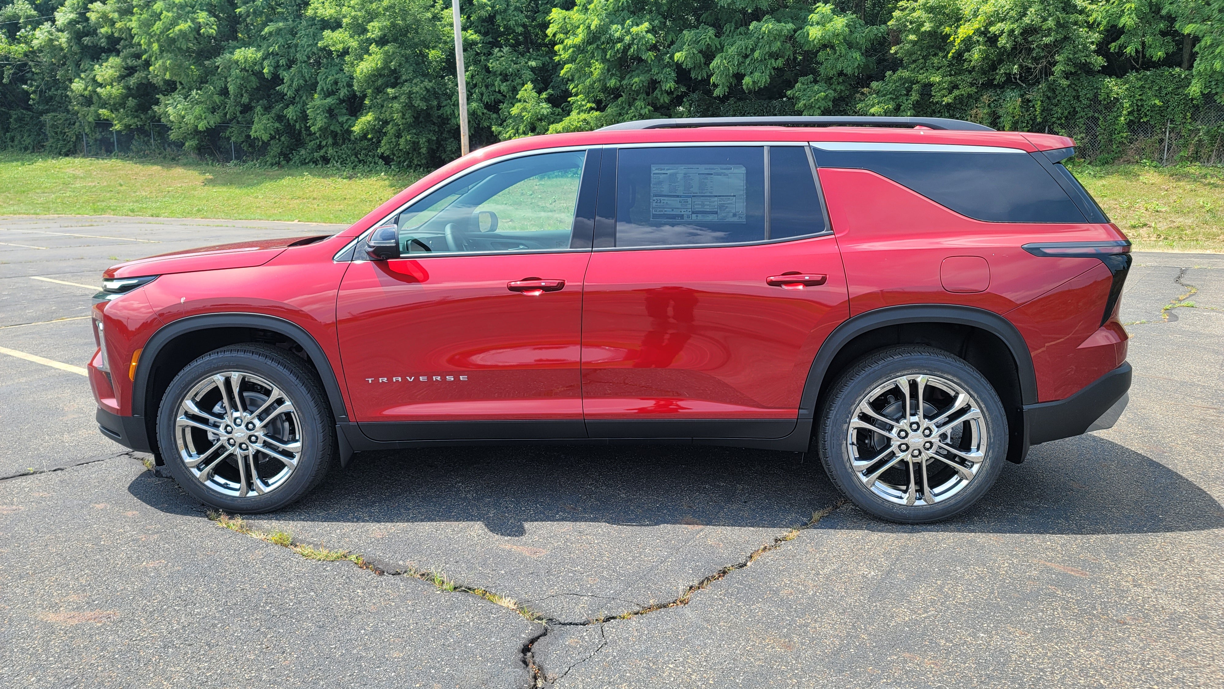 2025 Chevrolet Traverse LT