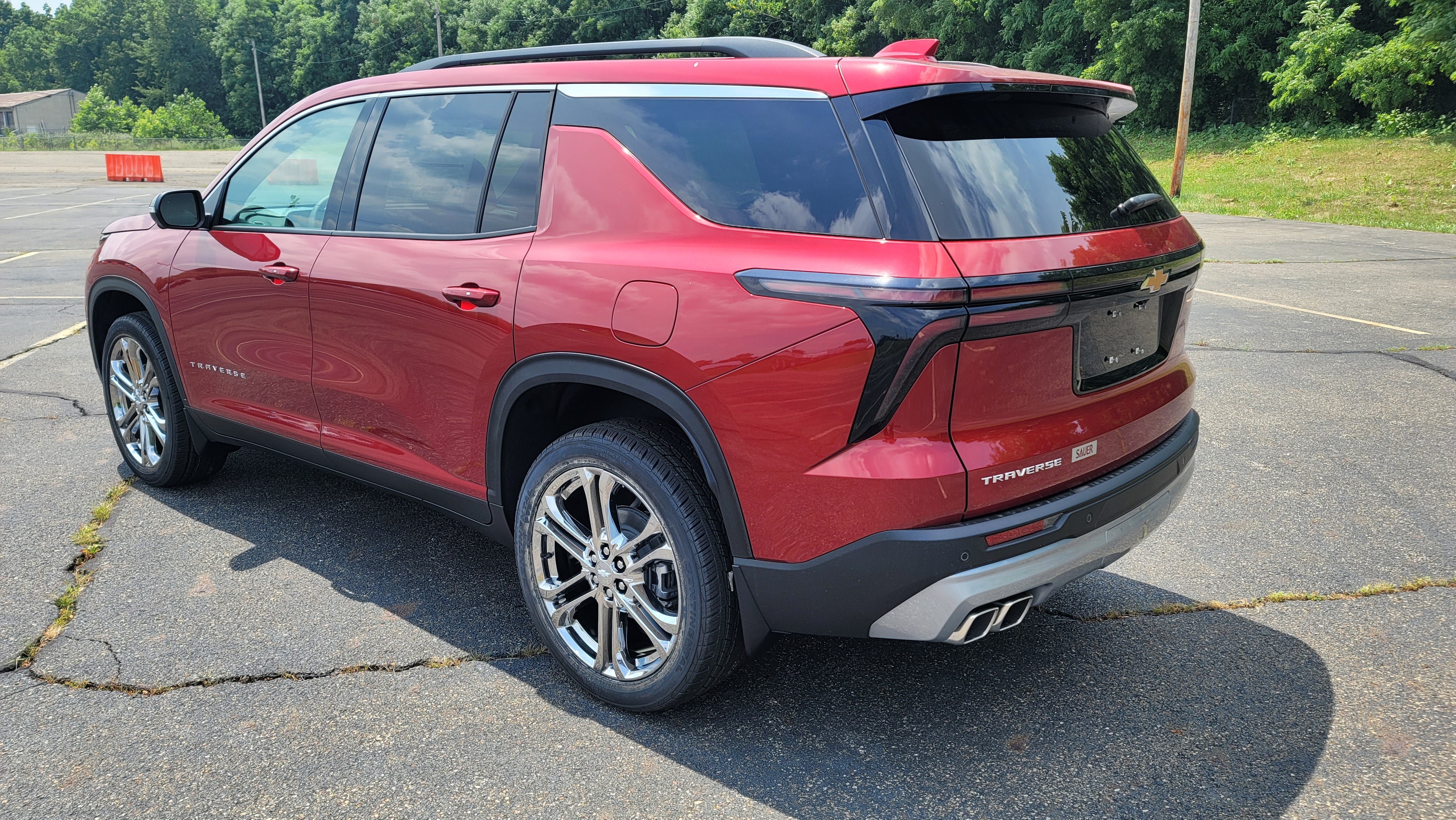 2025 Chevrolet Traverse LT