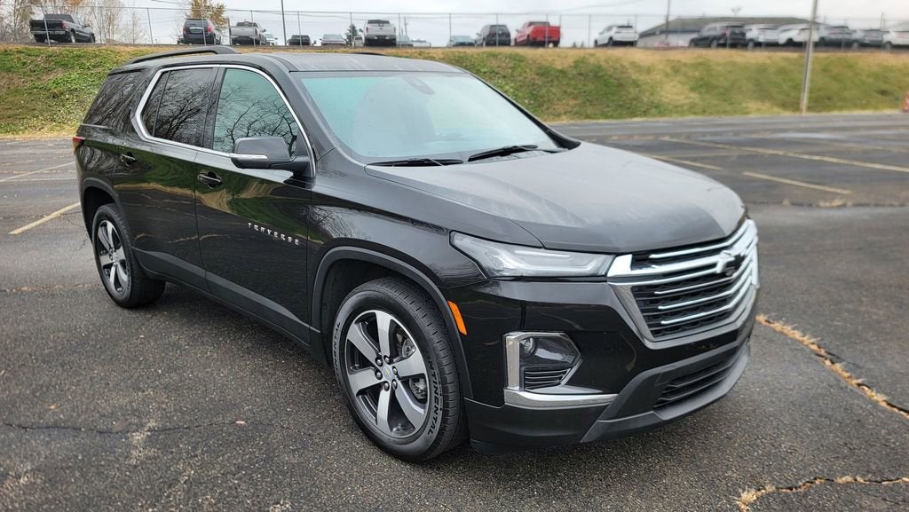 2023 Chevrolet Traverse LT Leather