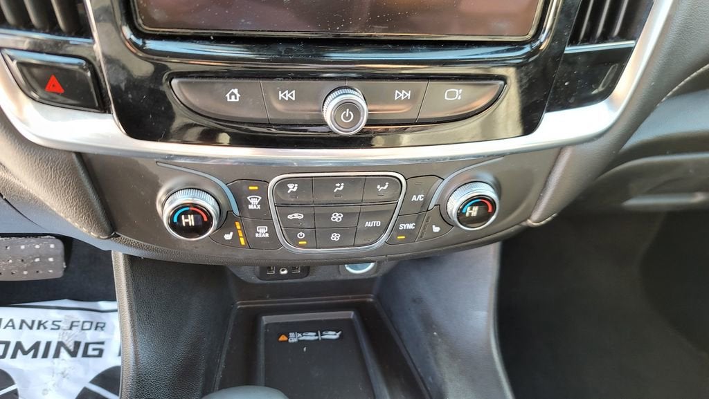 2023 Chevrolet Traverse LT Leather