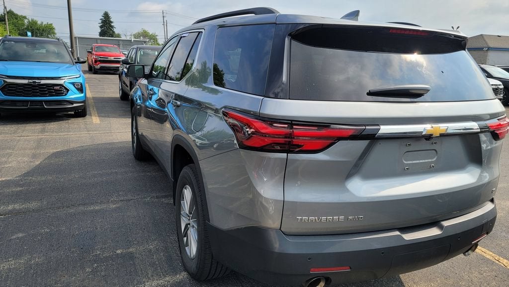 2023 Chevrolet Traverse LT Cloth