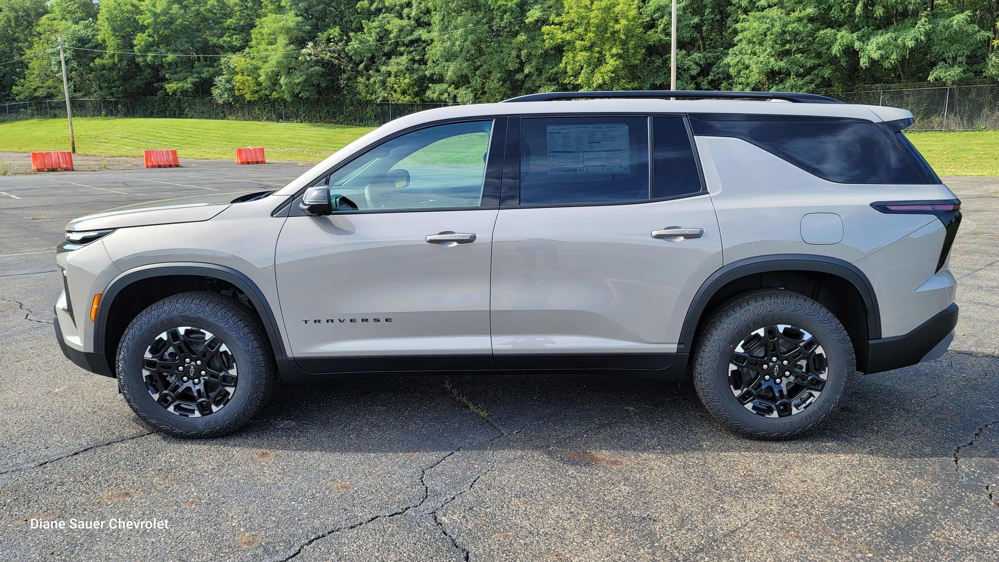 2027 Chevrolet Traverse Z71 - Photo 7