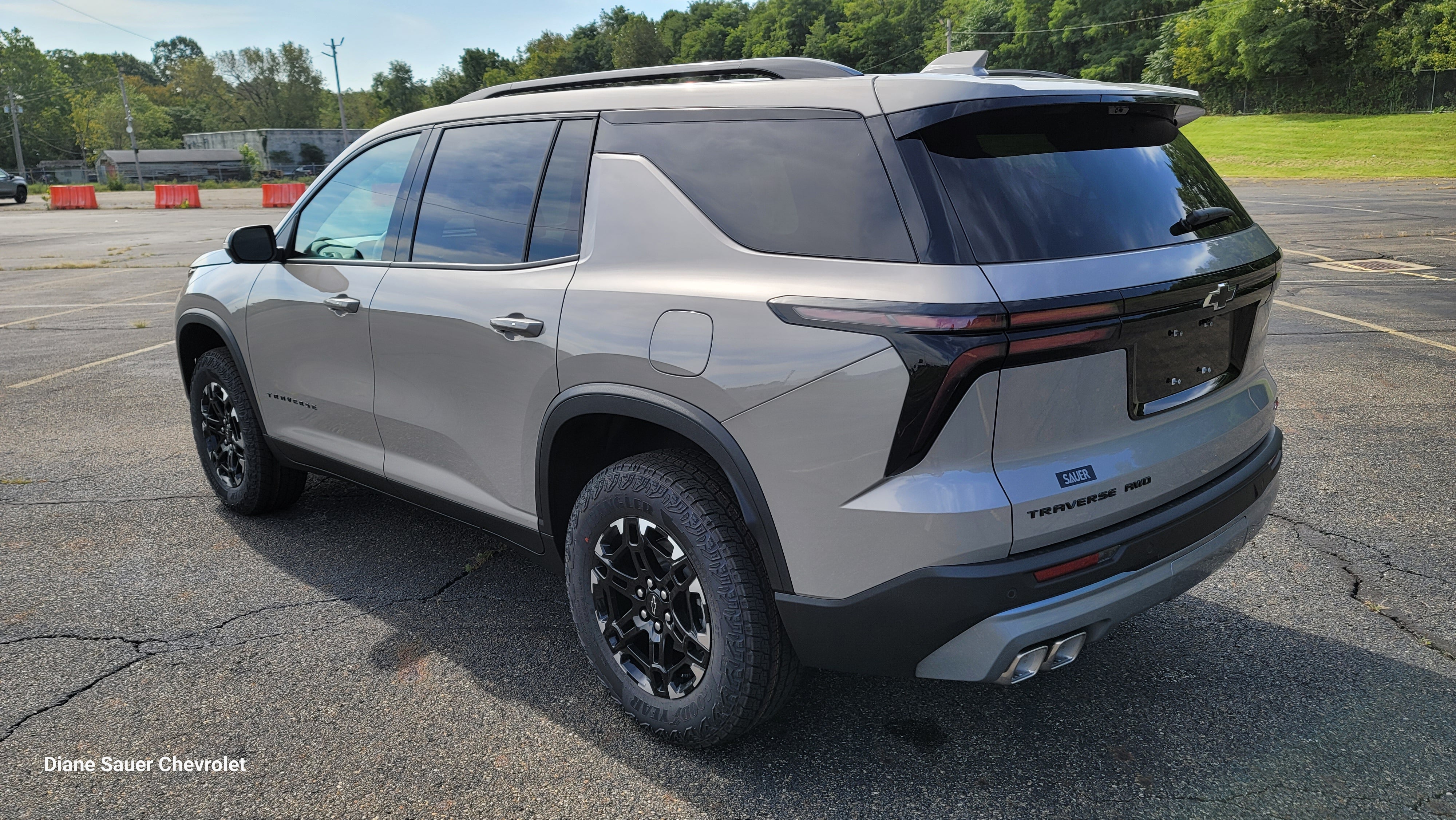 2027 Chevrolet Traverse Z71 - Photo 9