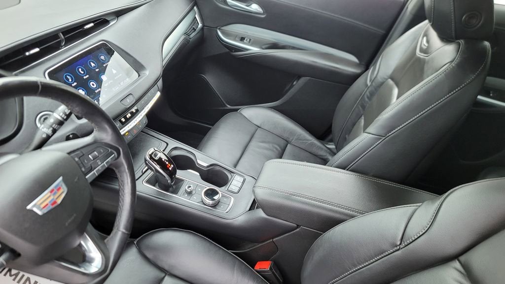 2023 Cadillac XT4 Premium Luxury