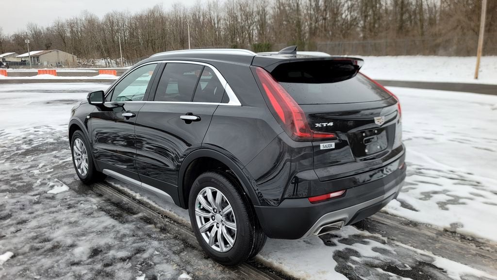 2023 Cadillac XT4 Premium Luxury