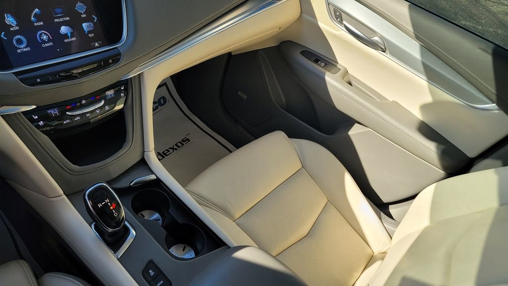 2017 Cadillac XT5 Premium Luxury FWD
