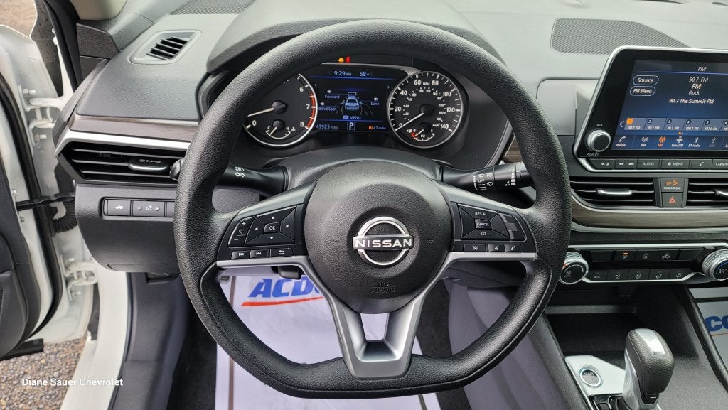 2025 Nissan Altima SV