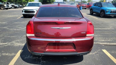 2018 Chrysler 300 Tour