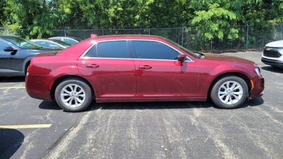 2018 Chrysler 300 Tour