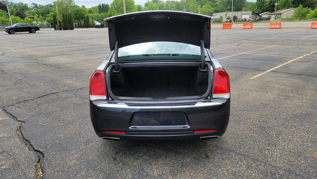 2016 Chrysler 300 Limited