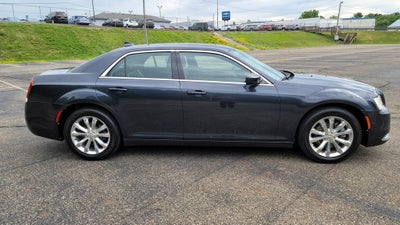2016 Chrysler 300 Limited