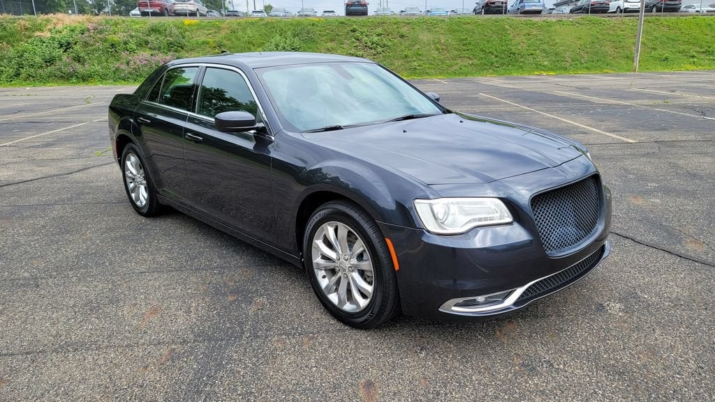 2016 Chrysler 300 Limited
