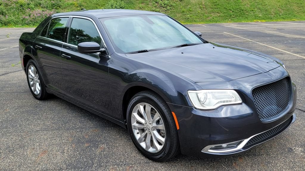 2016 Chrysler 300 Limited