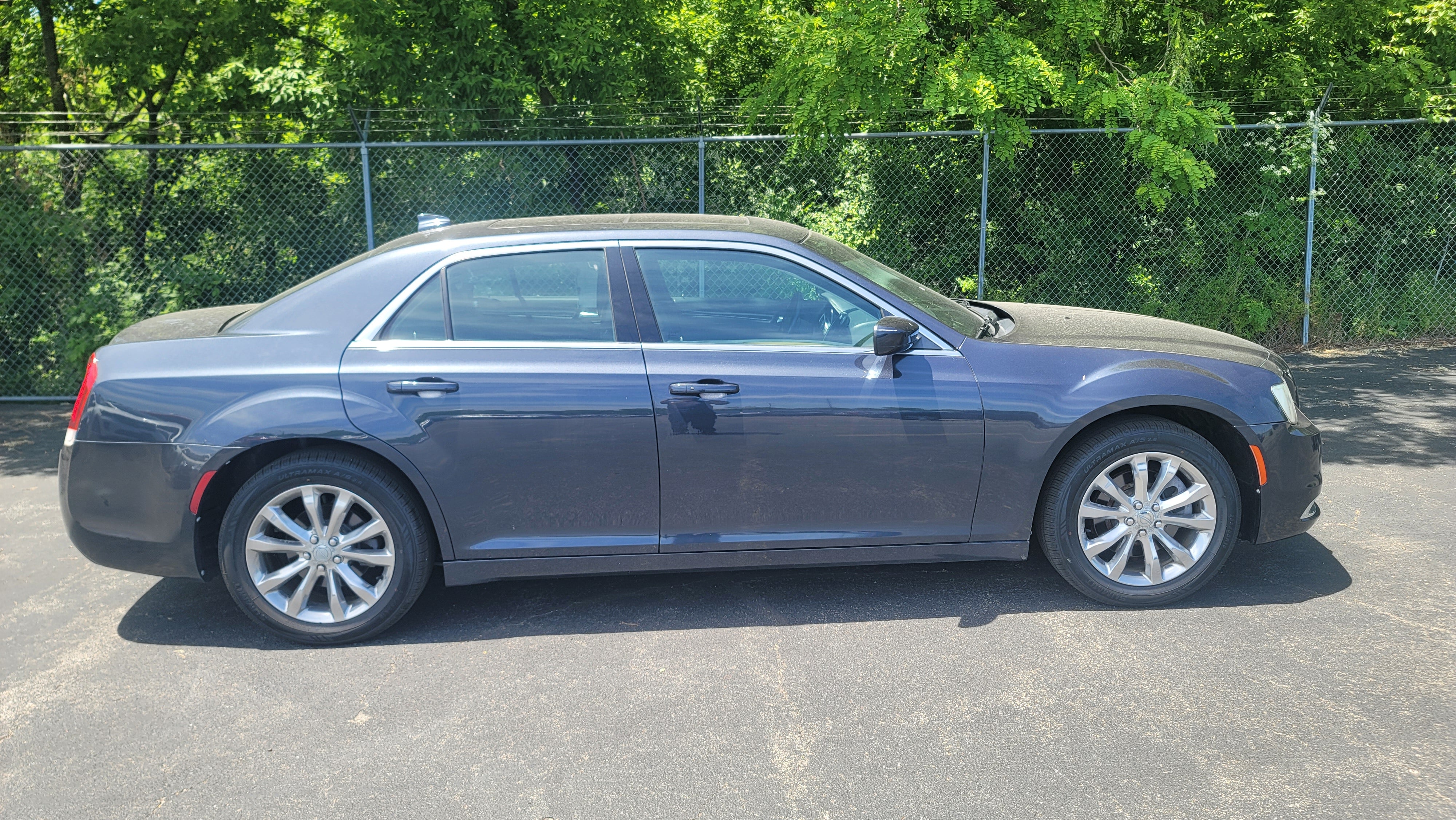 2016 Chrysler 300 Limited