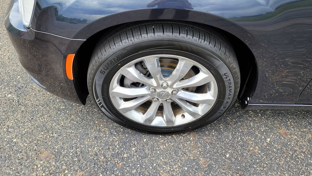 2016 Chrysler 300 Limited