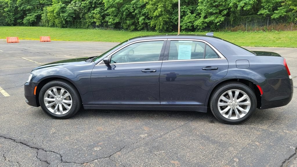 2016 Chrysler 300 Limited