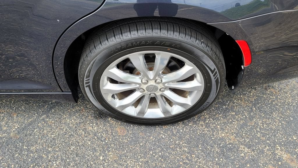 2016 Chrysler 300 Limited
