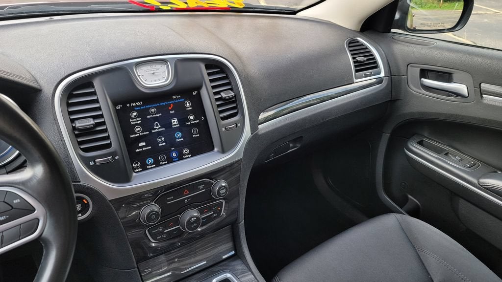 2021 Chrysler 300 Touring AWD