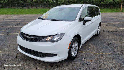 2023 Chrysler Voyager LX