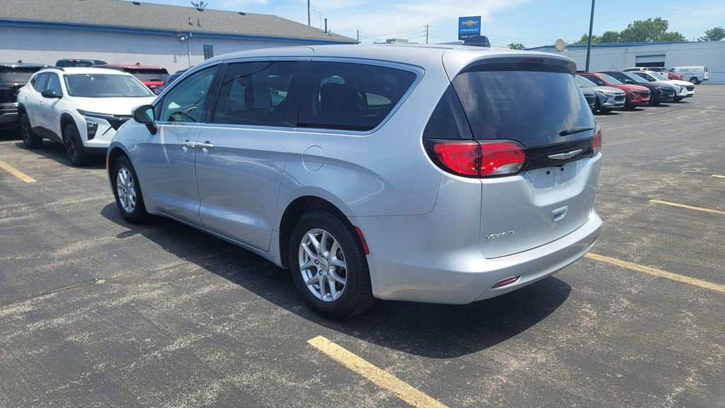 2023 Chrysler Voyager LX