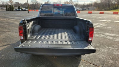 2018 RAM 1500 Big Horn Crew Cab 4x4 5'7" Box