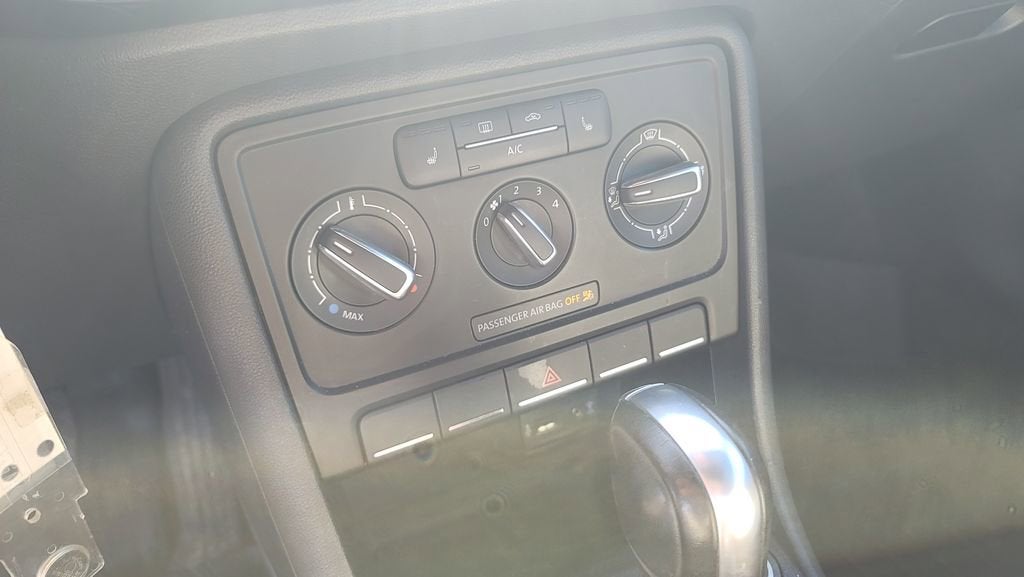 2016 Volkswagen Beetle 1.8T Classic