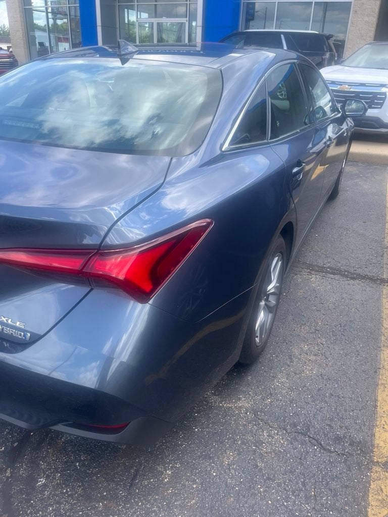 2020 Toyota Avalon Hybrid XLE