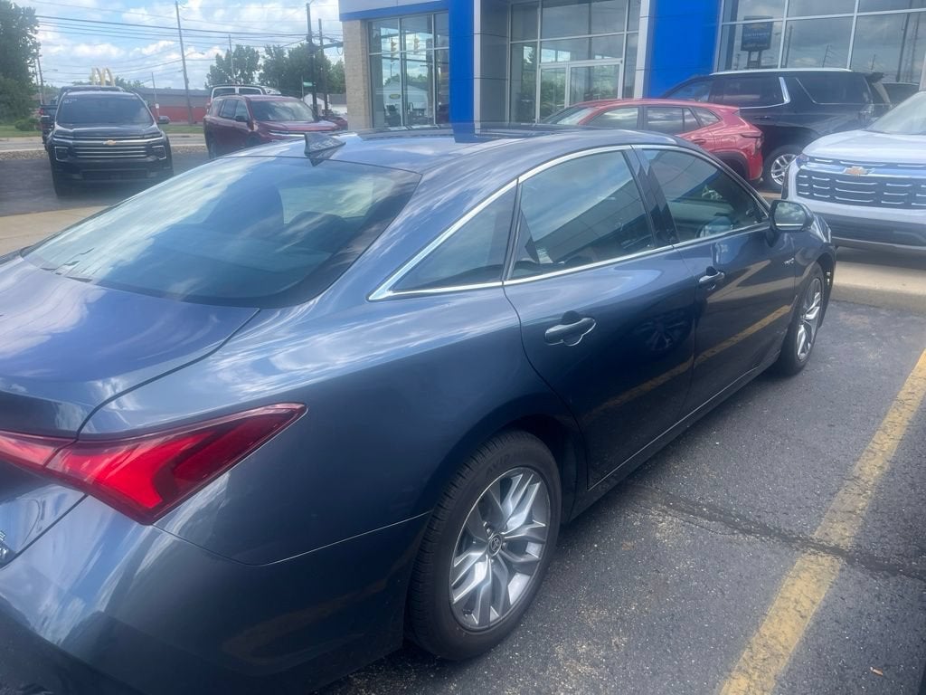 2020 Toyota Avalon Hybrid XLE