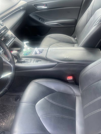 2020 Toyota Avalon Hybrid XLE