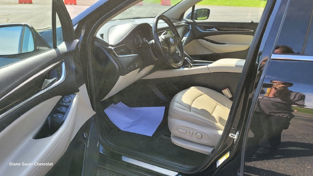 2021 Buick Enclave Essence
